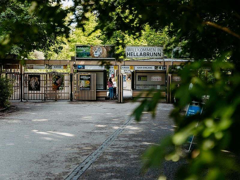 Ebenerdiger Eingang zum Tierpark Hellabrunn