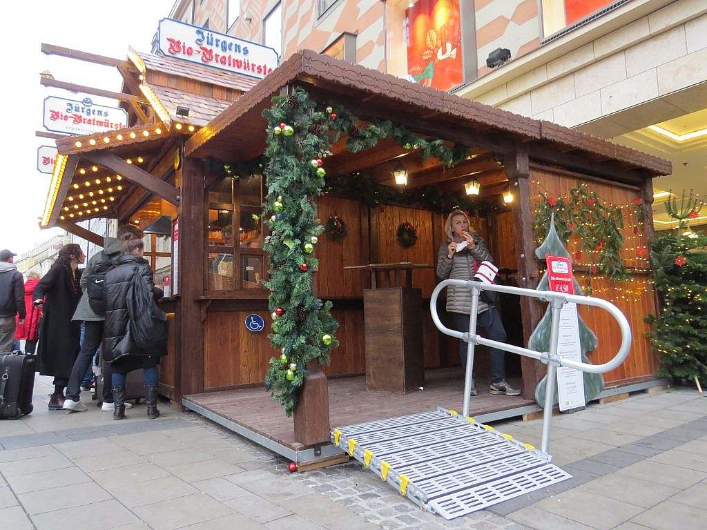 Sausage stand with access ramp