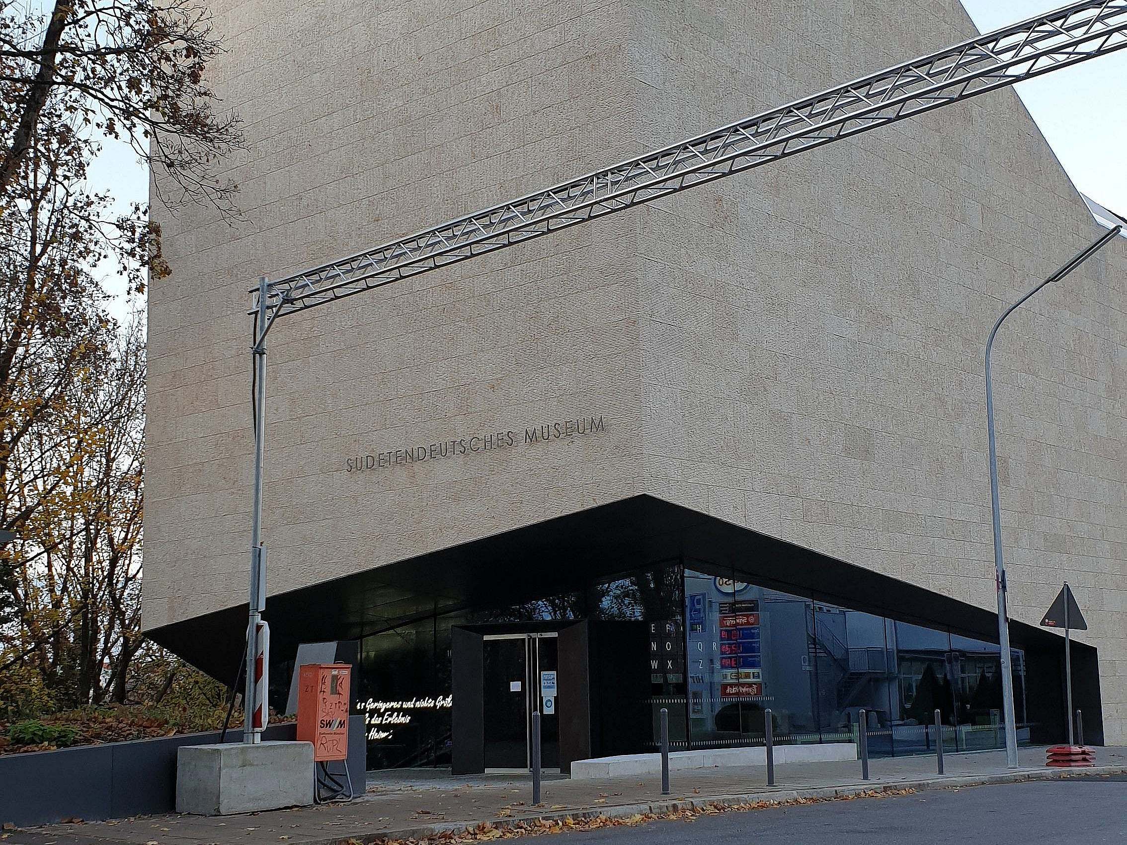 Helle Steinfassade Sudetendeutsches Museum
