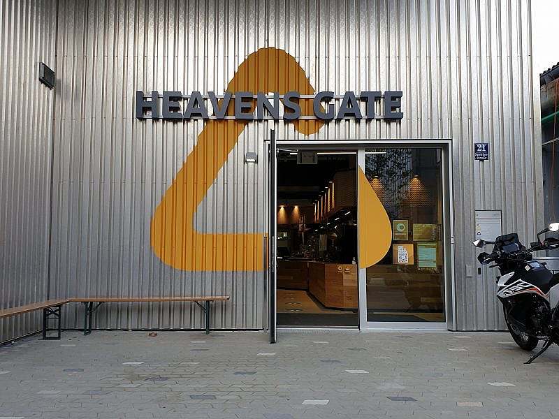 Stepless entrance Heavens Gate