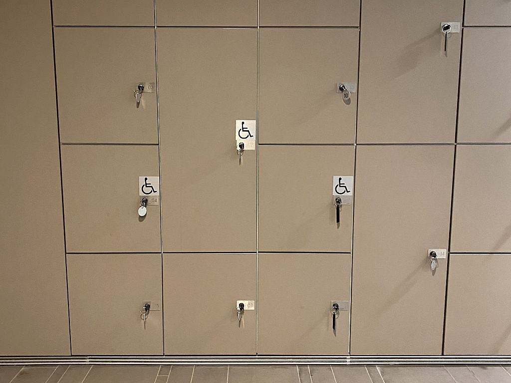 Lower lockers with labels for wheelchair users